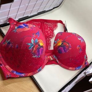 Front Closure Boost Plunge. Floral Print on Red